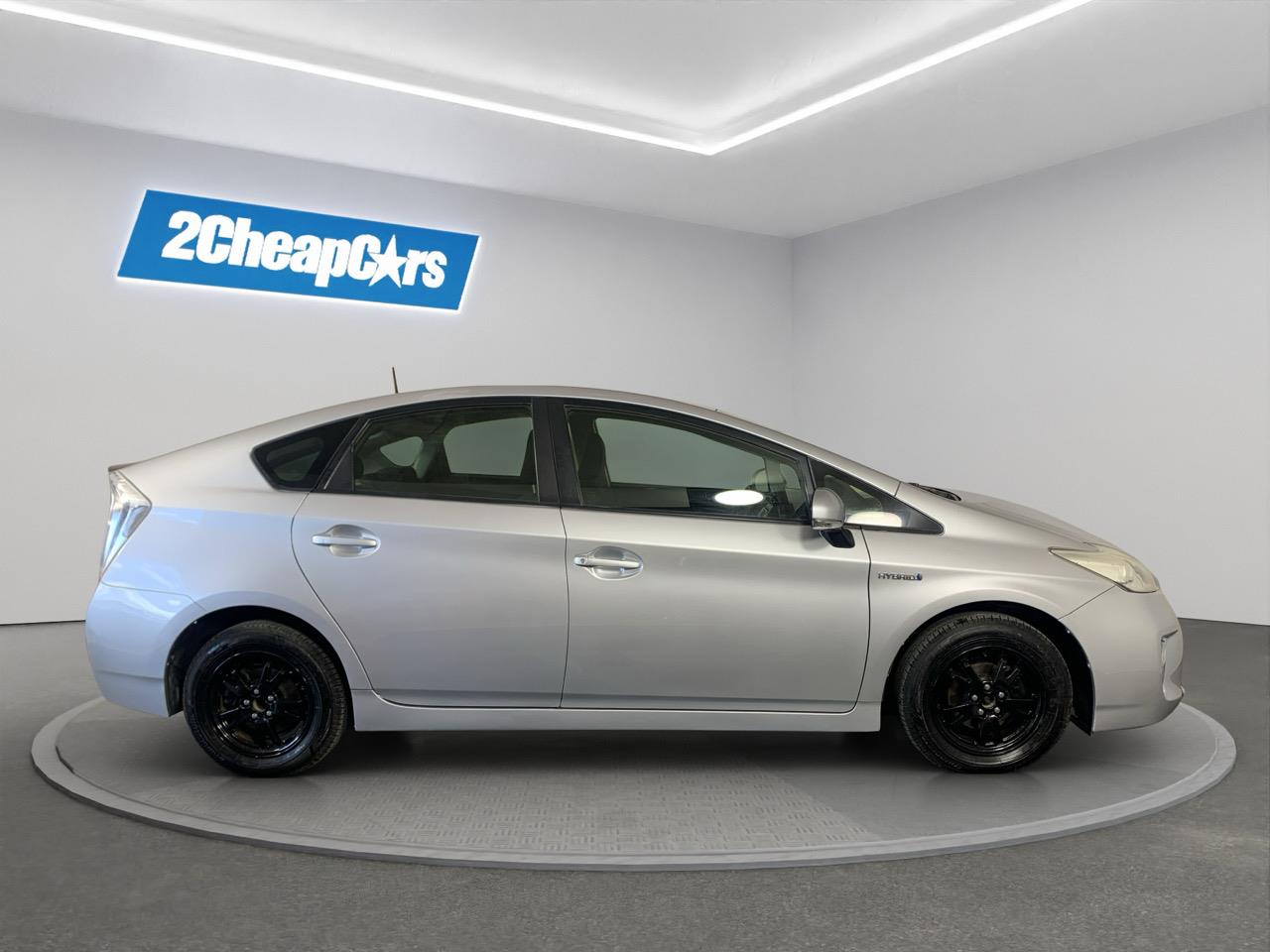 2013 Toyota Prius S Hatchback PUSH BUTTON START + AUTO LIGHTS + REVERSING CAMERA