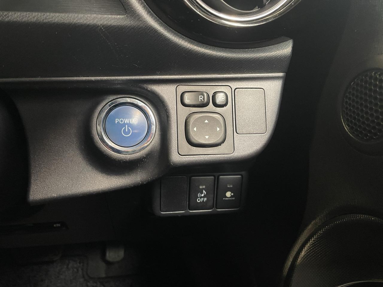 2015 Toyota Aqua X-URBAN Hatchback REVERSING CAMERA + SMART KEY + HEATED SEATS