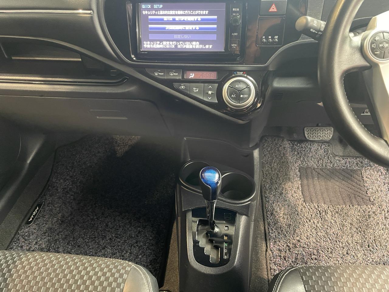 2015 Toyota Aqua X-URBAN Hatchback REVERSING CAMERA + SMART KEY + HEATED SEATS