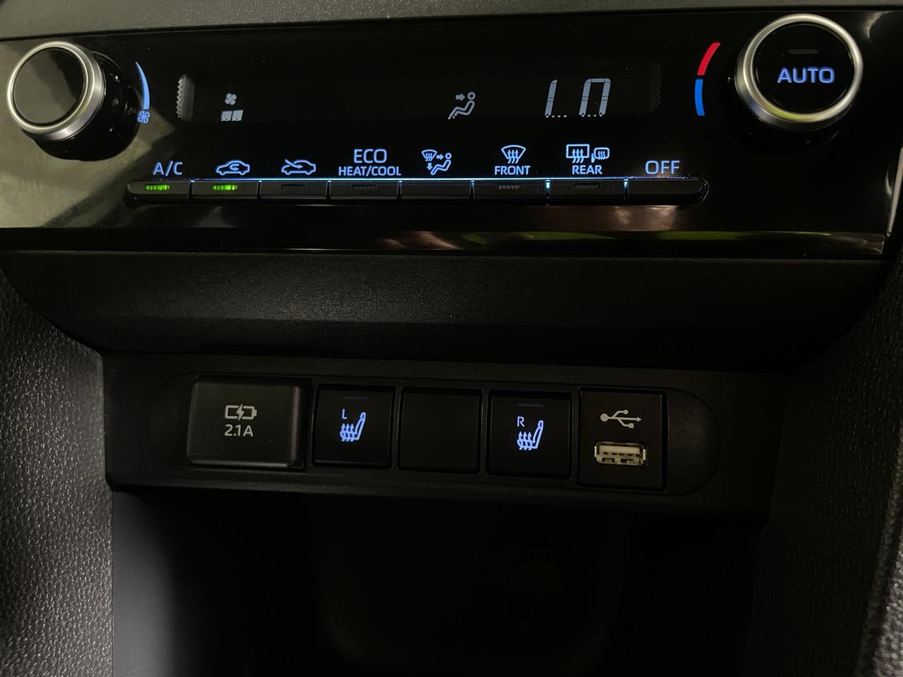 2020 Toyota Yaris Cross Hybrid G RV/SUV LOW KMS + CRUISE CONTROL + HEATED SEATS