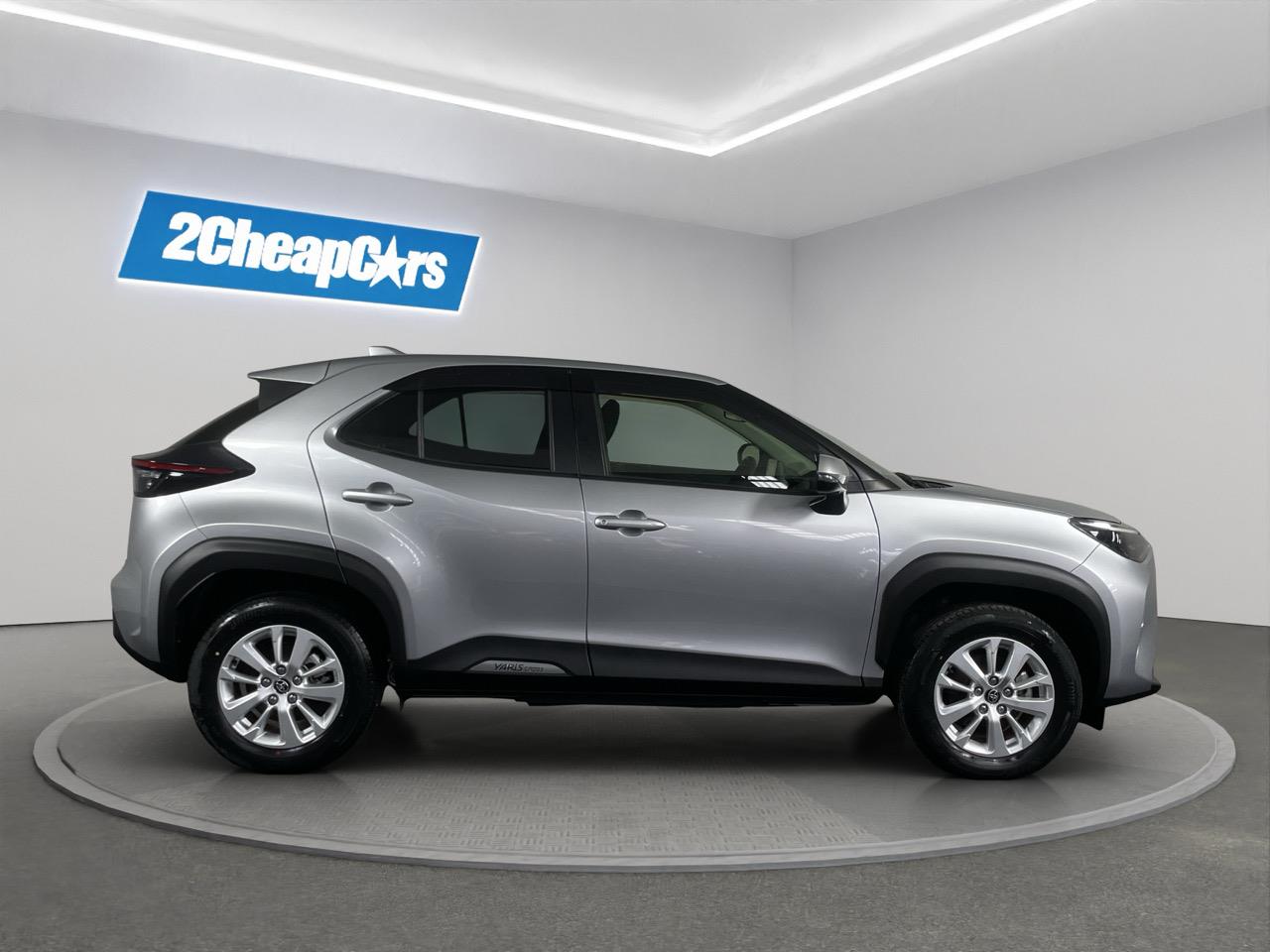 2020 Toyota Yaris Cross Hybrid G RV/SUV LOW KMS + CRUISE CONTROL + HEATED SEATS