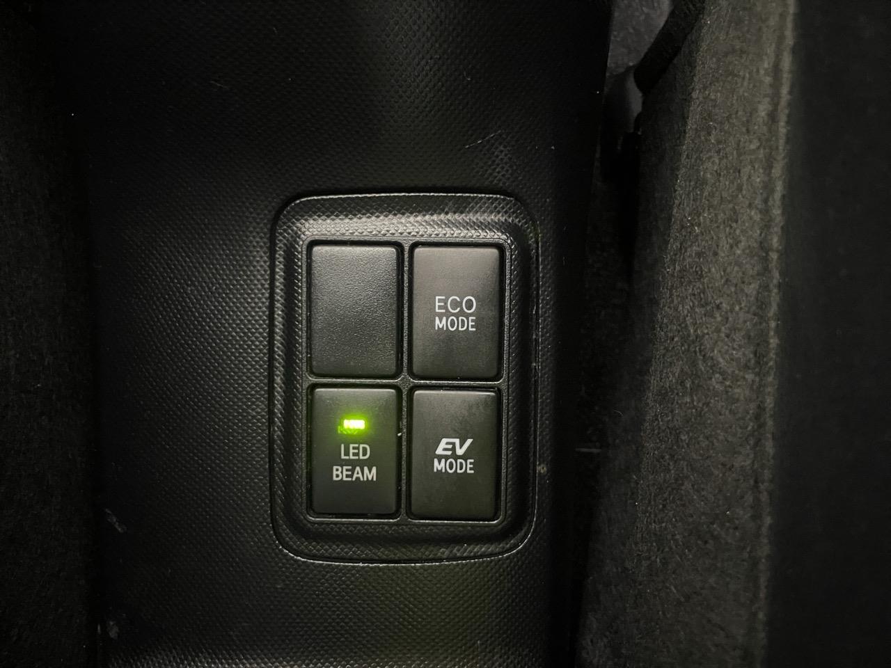 2014 Toyota Aqua G G's Hatchback REVERSING CAMERA + GREAT FUEL EFFICIENCY