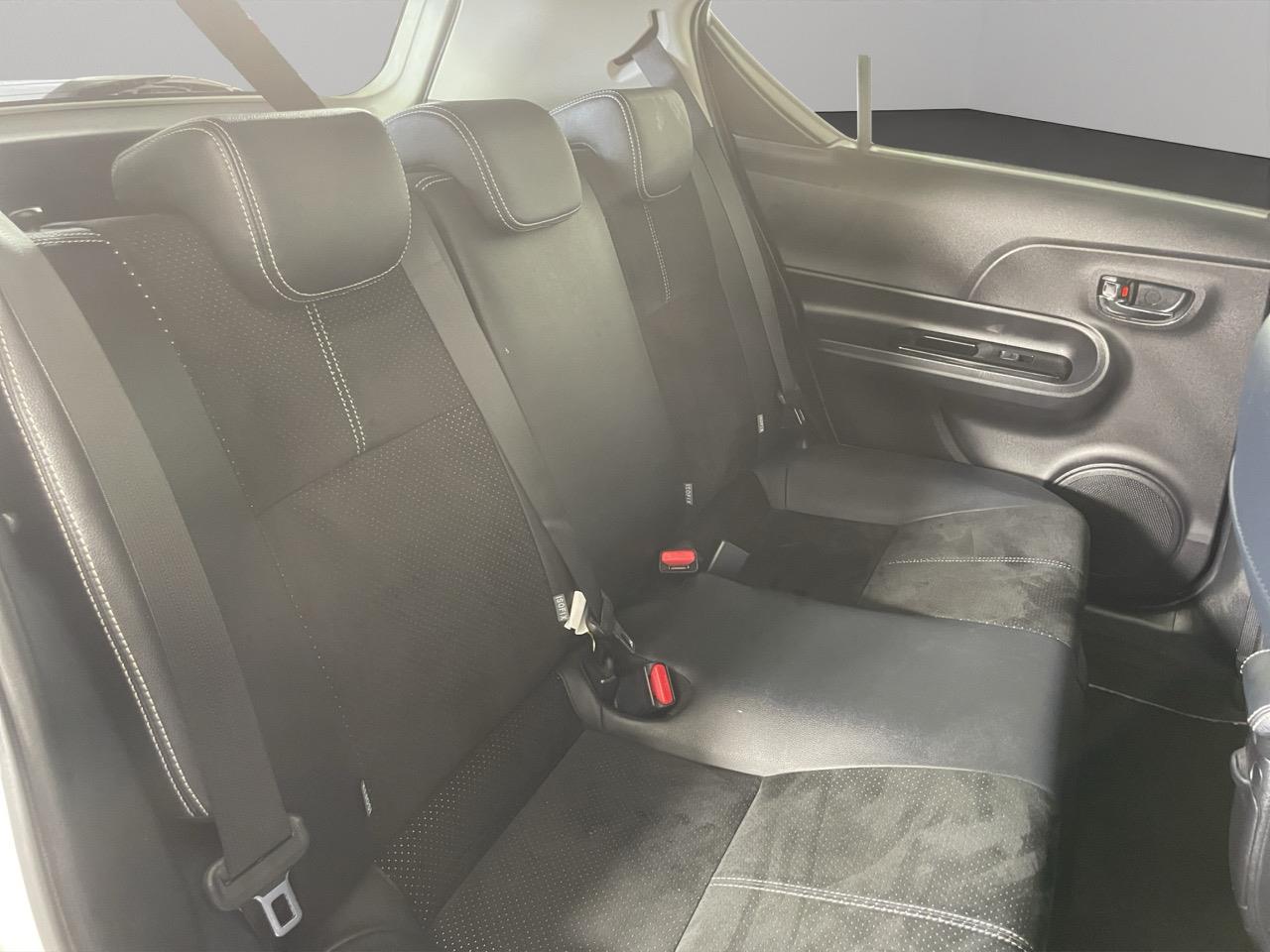 2014 Toyota Aqua G G's Hatchback REVERSING CAMERA + GREAT FUEL EFFICIENCY