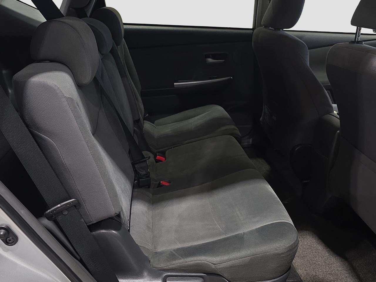 2012 Toyota Prius Alpha S Station Wagon PUSH BUTTON START + REVERSING CAMERA + AUTO LIGHTS