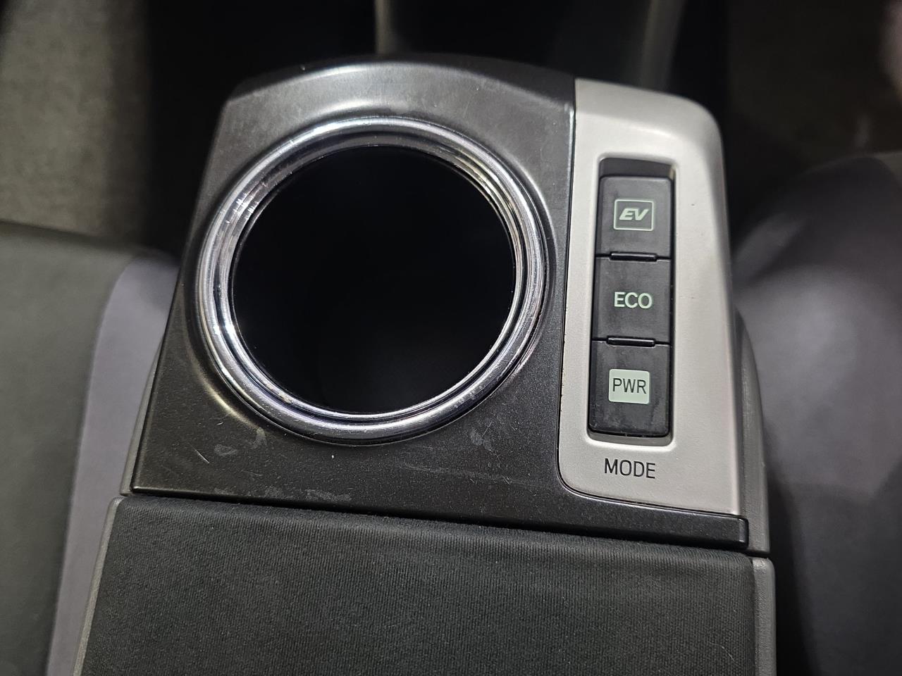 2012 Toyota Prius Alpha S Station Wagon PUSH BUTTON START + REVERSING CAMERA + AUTO LIGHTS