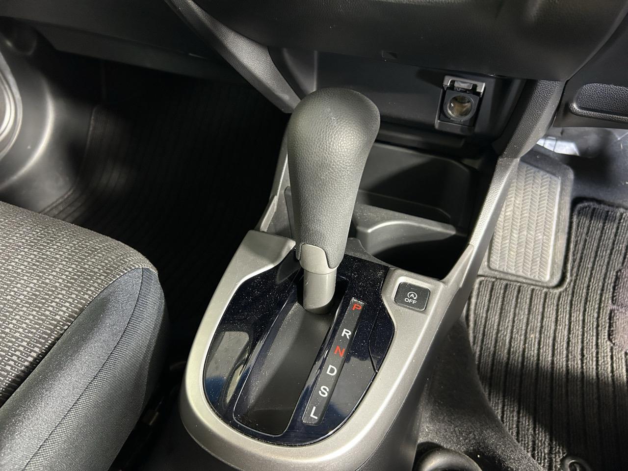 2015 Honda Fit Jazz New Shape Hatchback LOW KM + SMART KEY