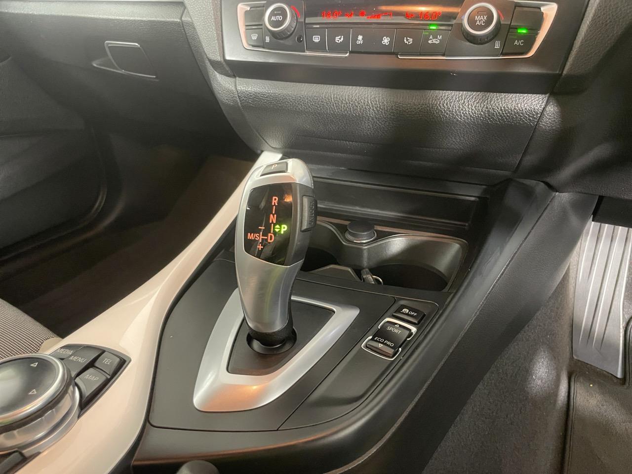 2014 BMW 116i STYLE Hatchback LOW KMS + REVERSING CAMERA + PARKING SENSORS