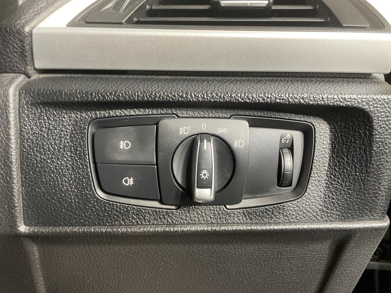 2014 BMW 116i STYLE Hatchback LOW KMS + REVERSING CAMERA + PARKING SENSORS