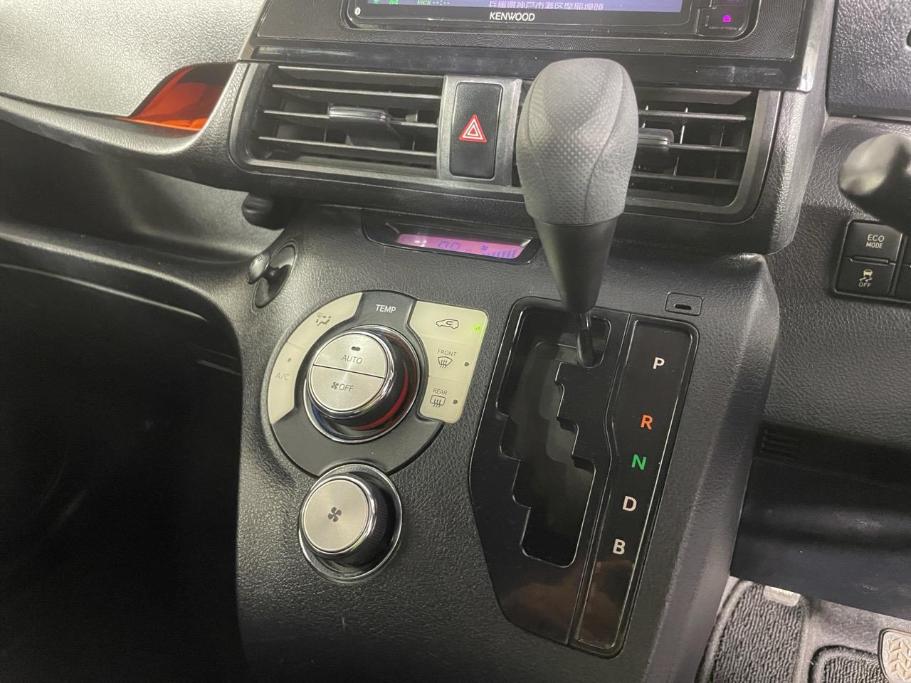 2015 Toyota Sienta HYBRID X People Mover ELECTRIC SLIDING DOOR + REVERSING CAMERA