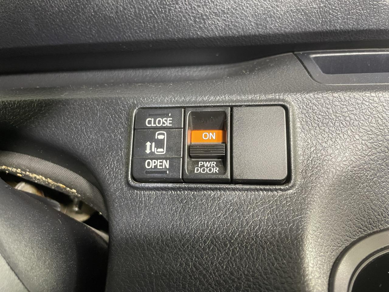 2015 Toyota Sienta HYBRID X People Mover ELECTRIC SLIDING DOOR + REVERSING CAMERA