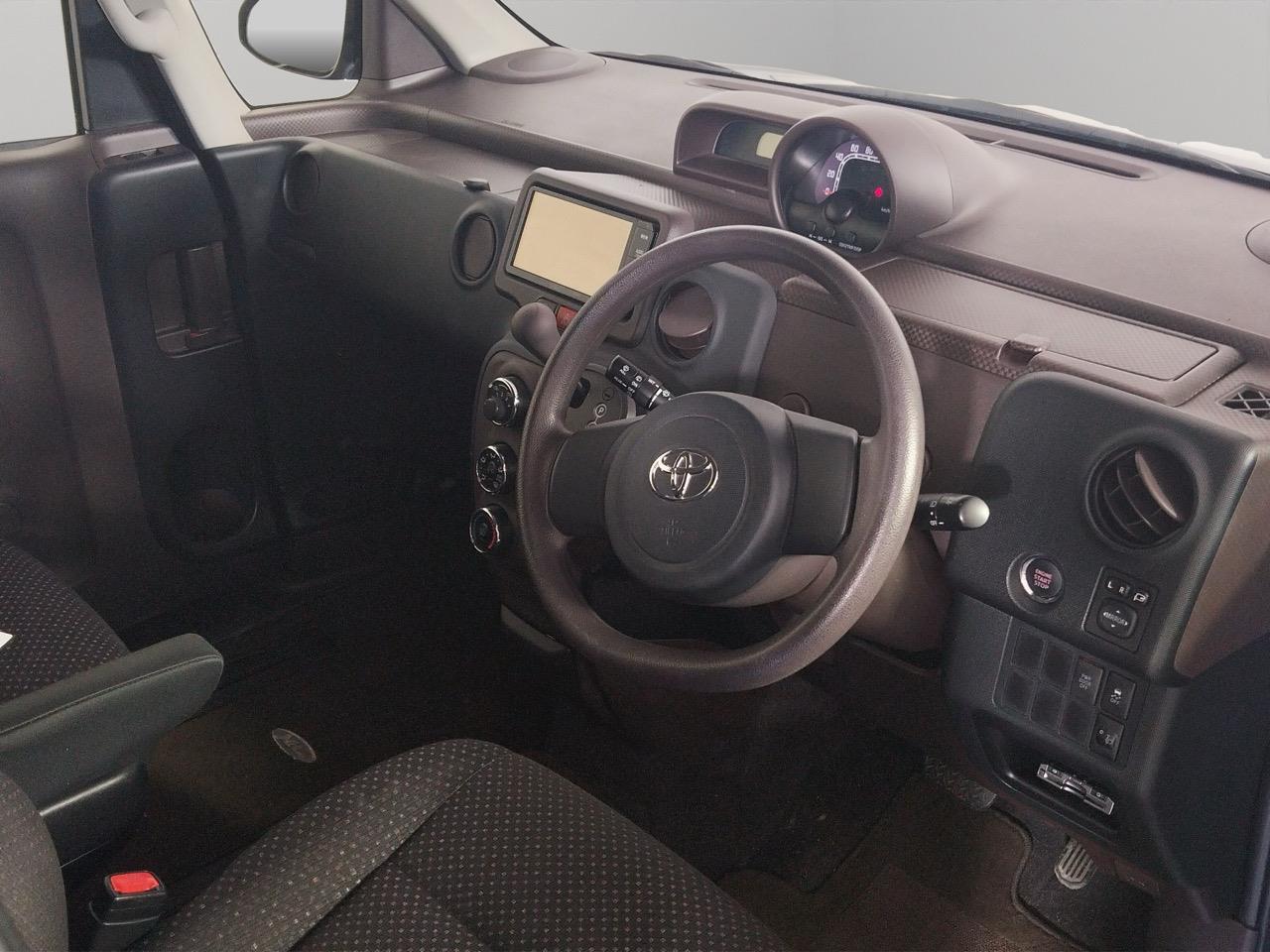 2014 Toyota SPADE 1.5F Hatchback POWER SLIDING DOOR + SMART KEY + PUSH BUTTON START