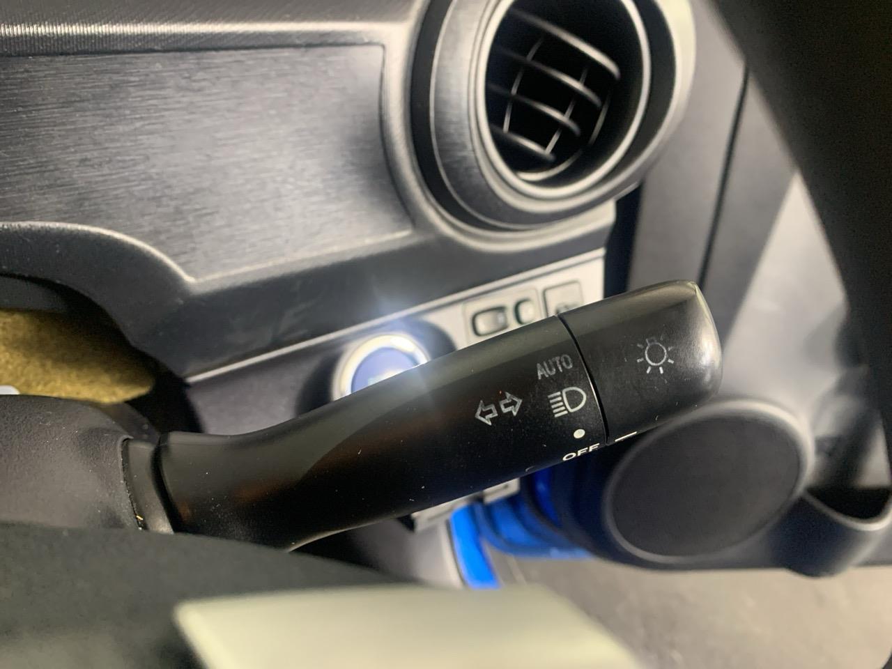 2014 Toyota Aqua S AERO Hatchback LOW KMS + REVERSING CAMERA + PUSH BUTTON START