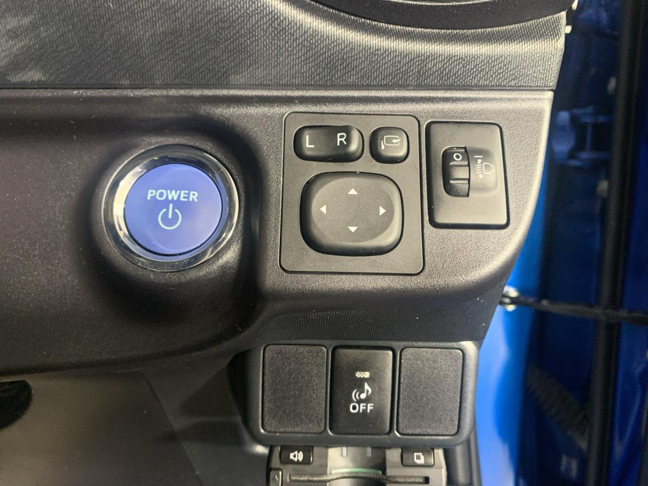 2014 Toyota Aqua S AERO Hatchback LOW KMS + REVERSING CAMERA + PUSH BUTTON START