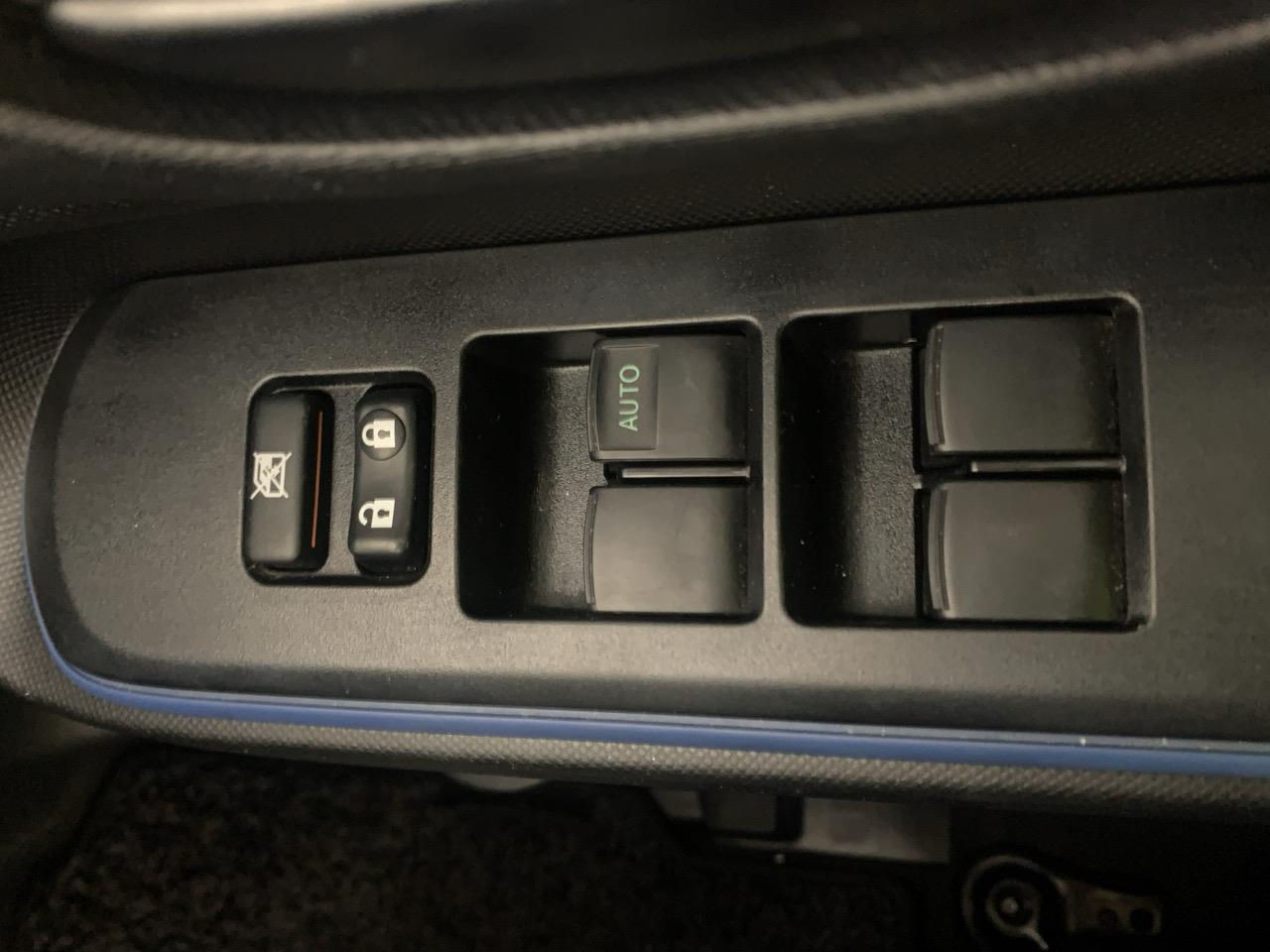 2014 Toyota Aqua S AERO Hatchback LOW KMS + REVERSING CAMERA + PUSH BUTTON START