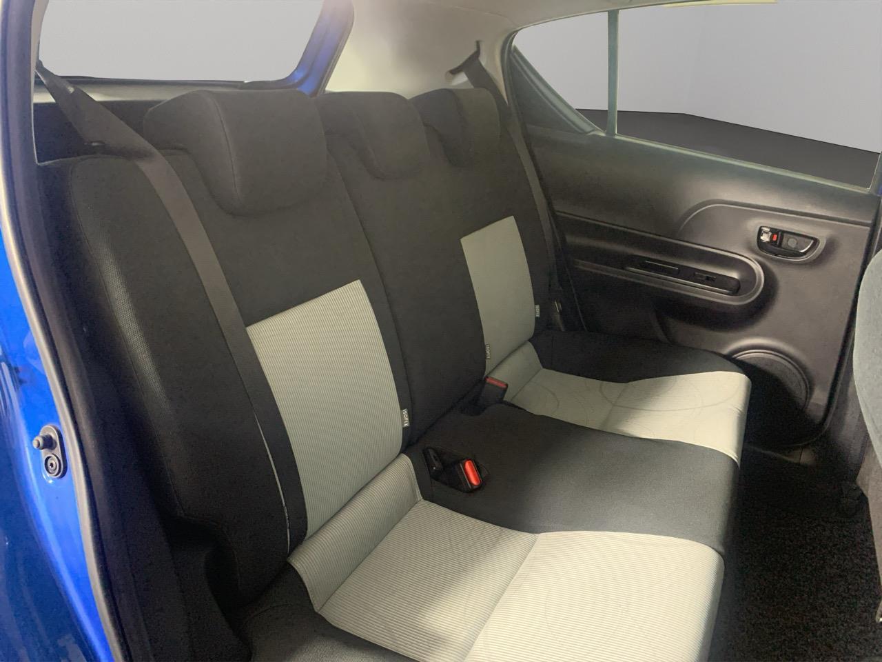 2014 Toyota Aqua S AERO Hatchback LOW KMS + REVERSING CAMERA + PUSH BUTTON START