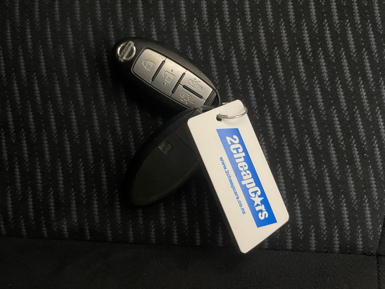 2013 Nissan Serena Hybrid People Mover REVERSING CAMERA + POWER SLIDING DOORS