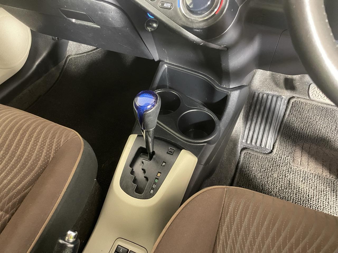 2012 Toyota Aqua Hybrid Hatchback REVERSING CAMERA + AUTO LIGHTS + PUSH START