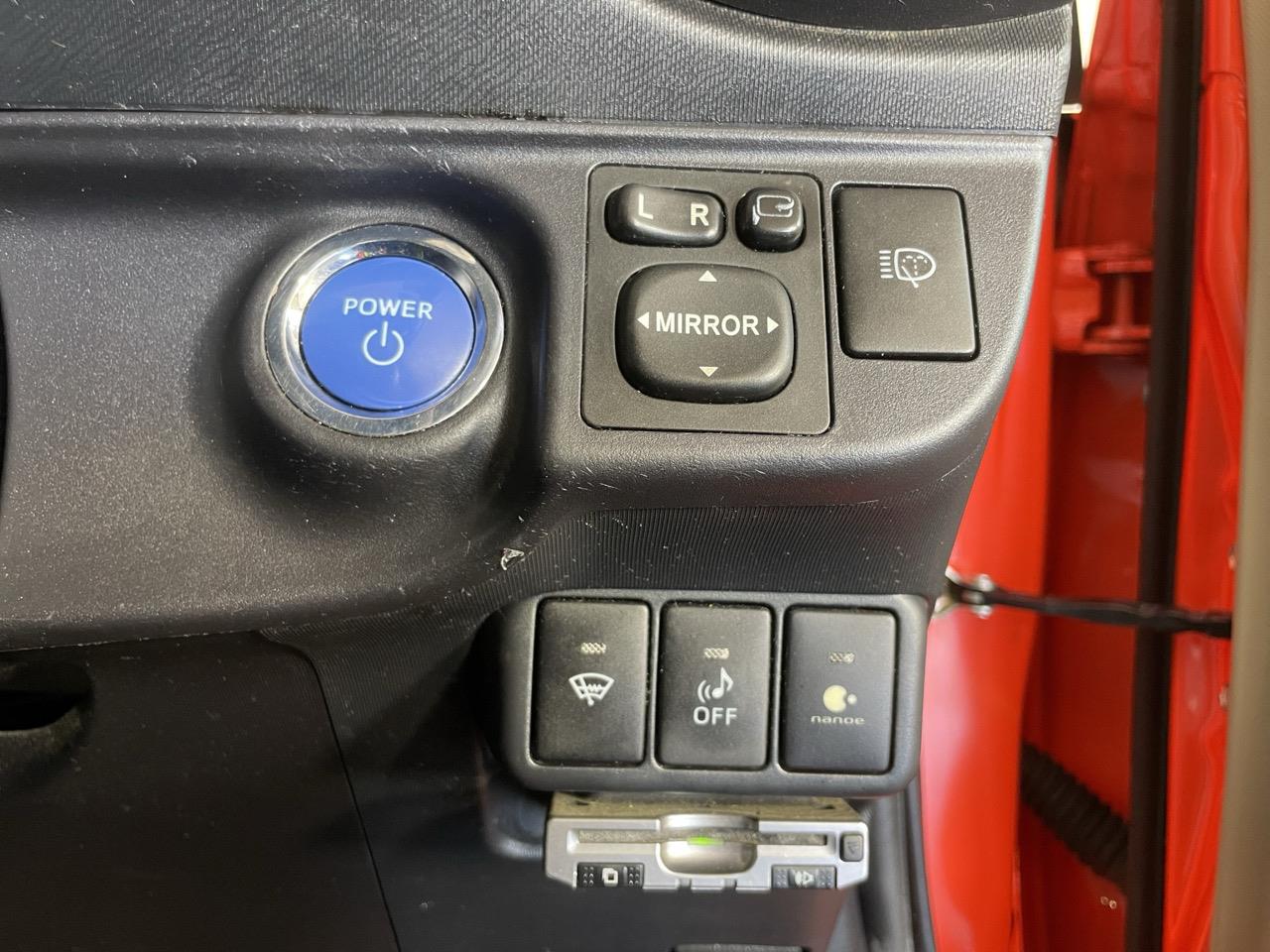 2012 Toyota Aqua Hybrid Hatchback REVERSING CAMERA + AUTO LIGHTS + PUSH START