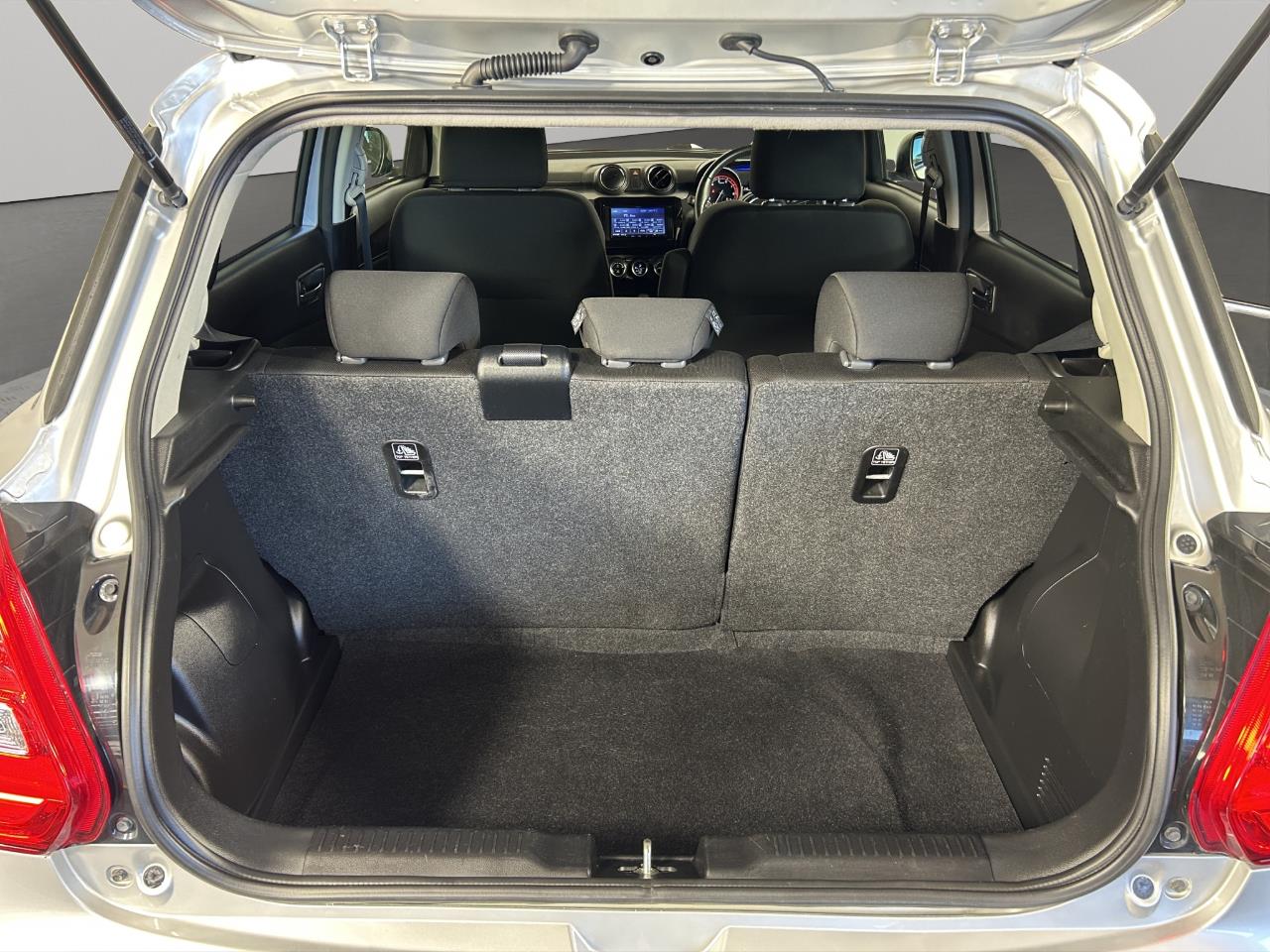 2018 Suzuki Swift Late Shape Hatchback SMART KEY + REVERSING CAMERA + AUTO LIGHTS