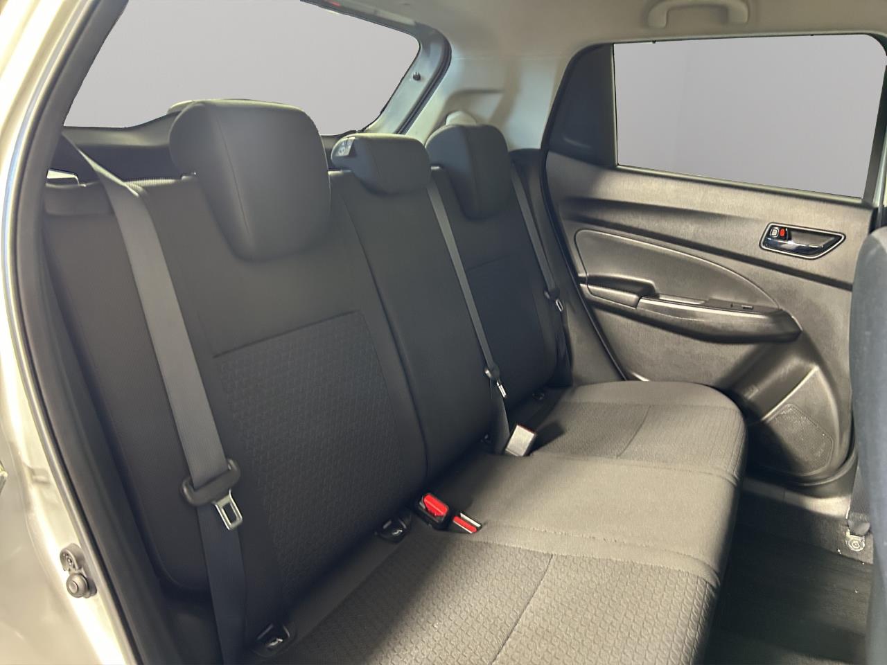 2018 Suzuki Swift Late Shape Hatchback SMART KEY + REVERSING CAMERA + AUTO LIGHTS