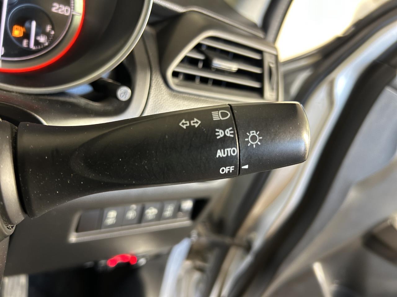 2018 Suzuki Swift Late Shape Hatchback SMART KEY + REVERSING CAMERA + AUTO LIGHTS