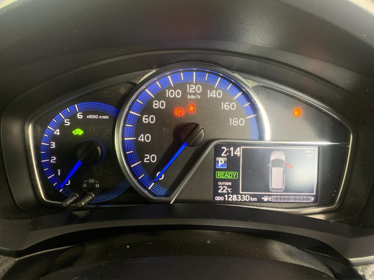 2014 Toyota Corolla Fielder Hybrid Station Wagon REVESING CAMERA + GREAT FUEL EFFICIENCY