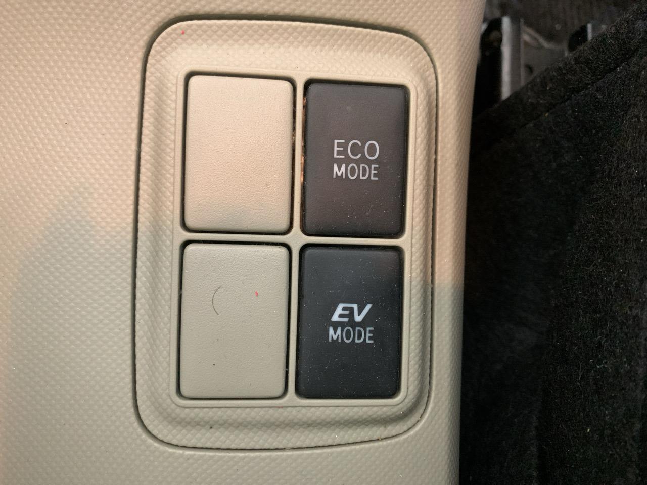 2014 Toyota Aqua S Hatchback REVERSING CAMERA + AUTO LIGHTS + PUSH BUTTON START