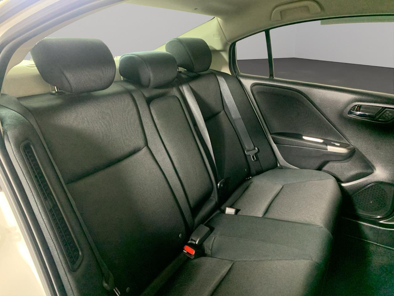 2016 Honda Grace Hybrid LX Sedan LOW KM + CRUISE CONTROL + REVERSING CAMERA