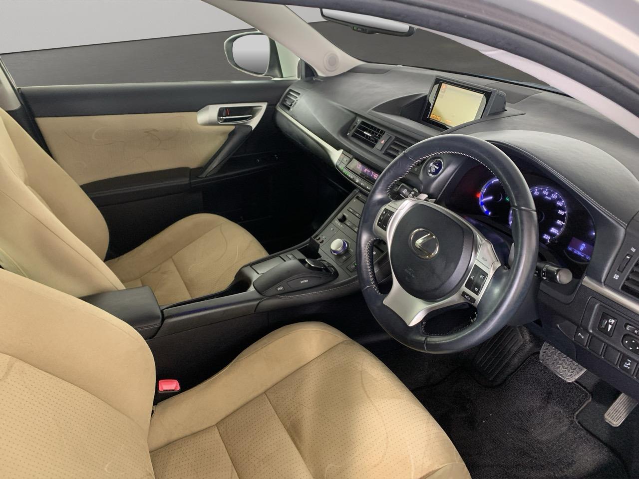 2012 Lexus CT200h Version C Hatchback HEATED SEATS + CRUISE CONTROL + PADDLE SHIFT