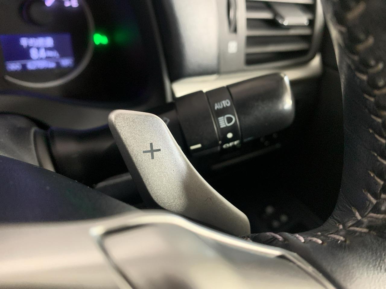 2012 Lexus CT200h Version C Hatchback HEATED SEATS + CRUISE CONTROL + PADDLE SHIFT