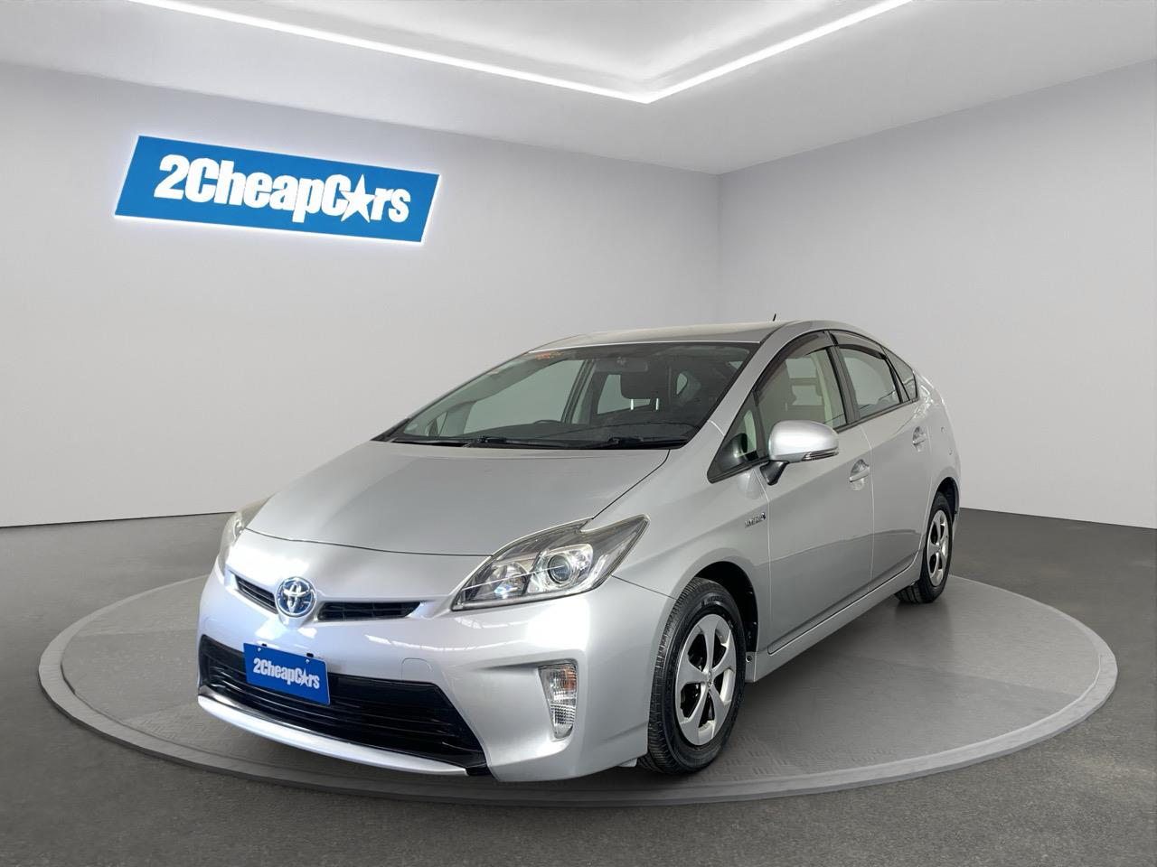 2015 Toyota Prius G Hatchback