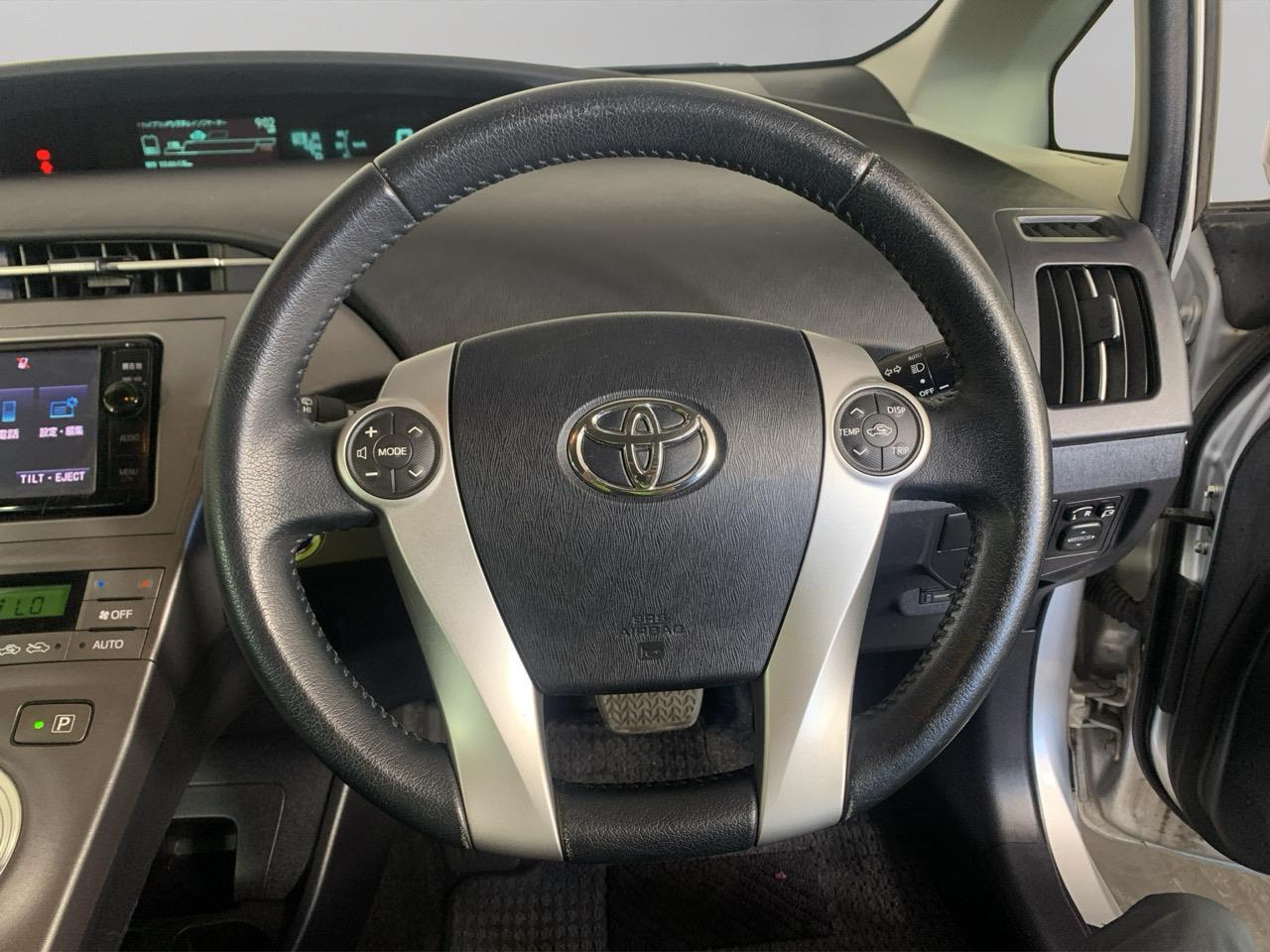 2015 Toyota Prius G Hatchback PUSH SRART + GREAT FUEL EFFICIENCY