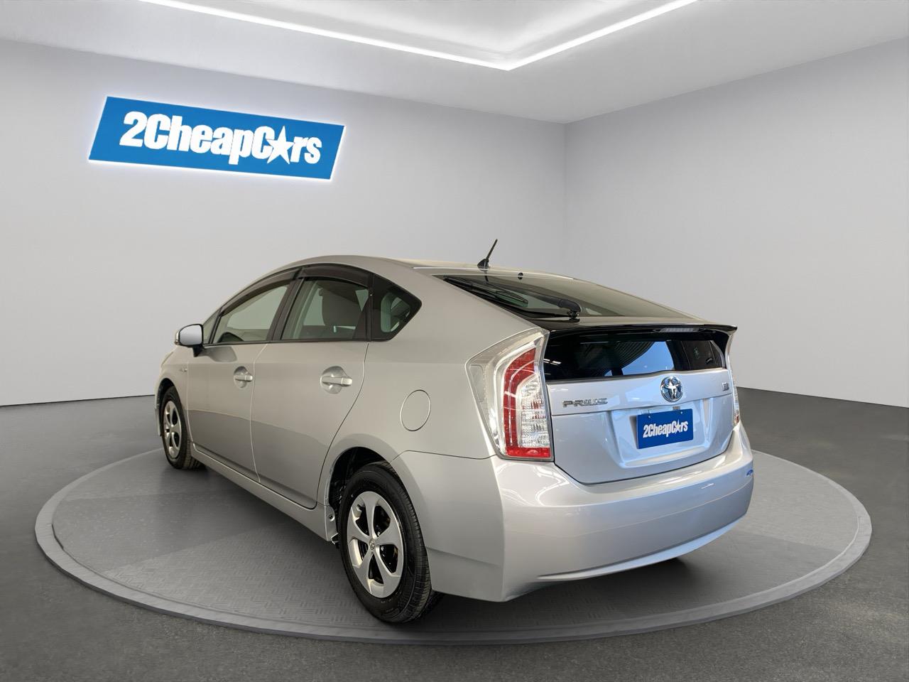 2015 Toyota Prius G Hatchback PUSH SRART + GREAT FUEL EFFICIENCY