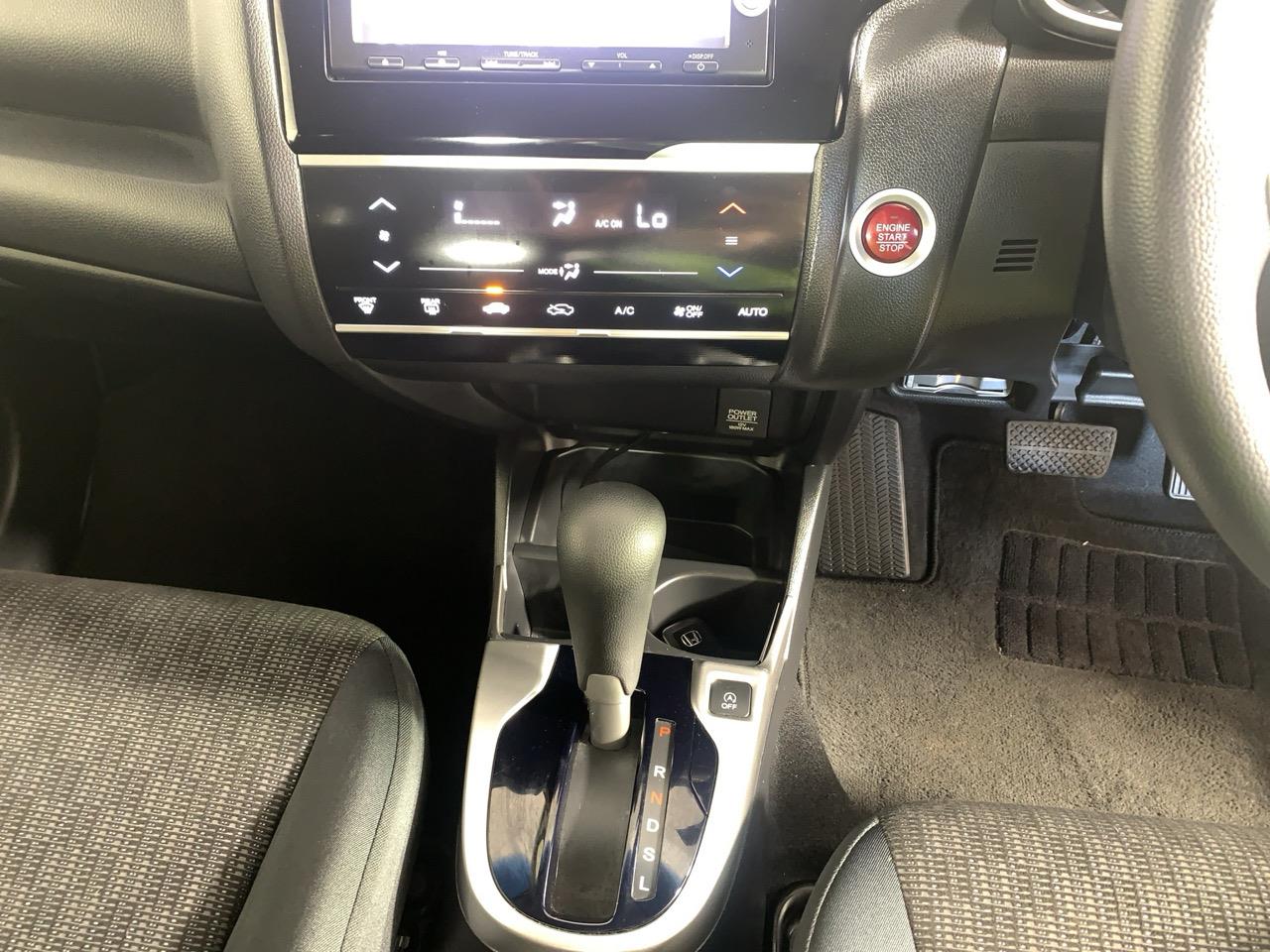 2014 Honda Fit Jazz New Shape Hatchback LOW KMS + REVERSING CAMERA + PUSH START