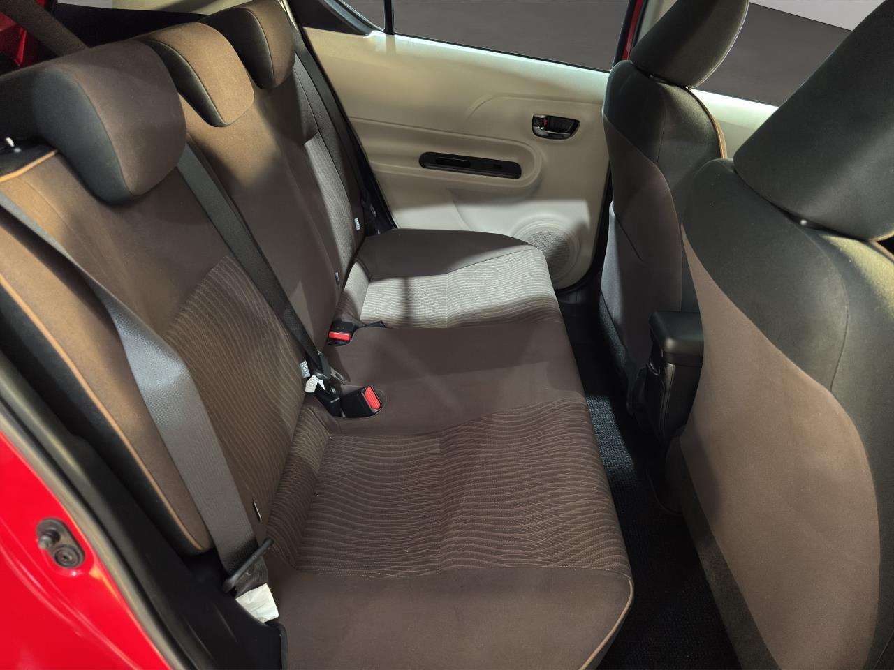 2013 Toyota Aqua G Hatchback SMART KEY + GREAT FUEL EFFICIENCY