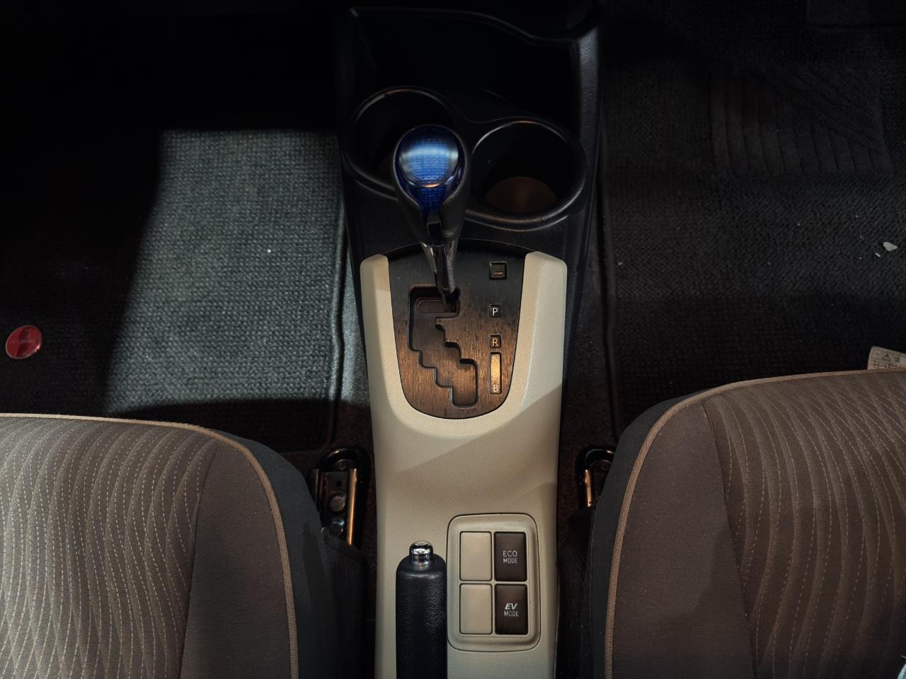 2013 Toyota Aqua G Hatchback SMART KEY + GREAT FUEL EFFICIENCY