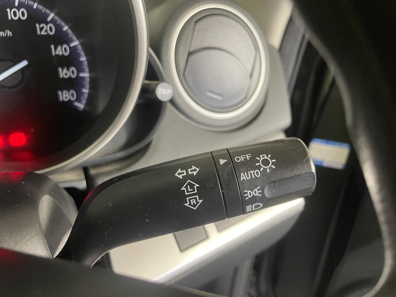 2012 Mazda Axela 3 1.5S Hatchback PUSH SRART + AUTO LIGHTS