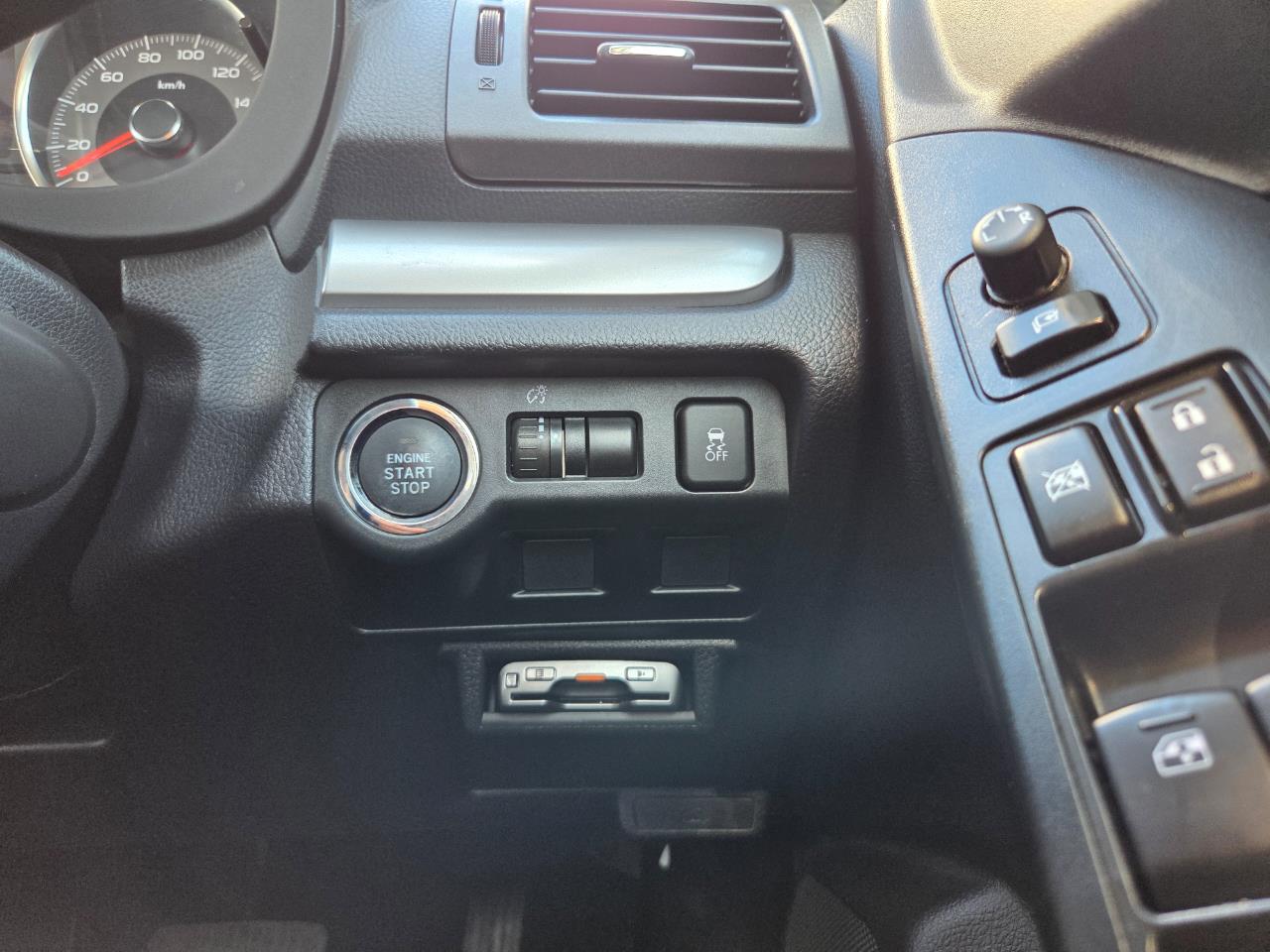 2013 Subaru Forester AWD RV/SUV AWD + REVERSING CAMERA + PADDLE SHIFT