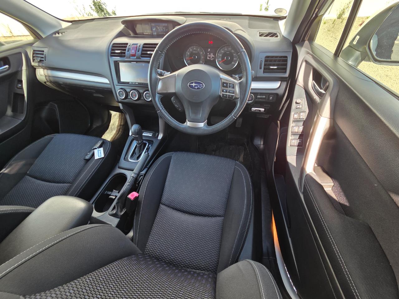 2013 Subaru Forester AWD RV/SUV AWD + REVERSING CAMERA + PADDLE SHIFT