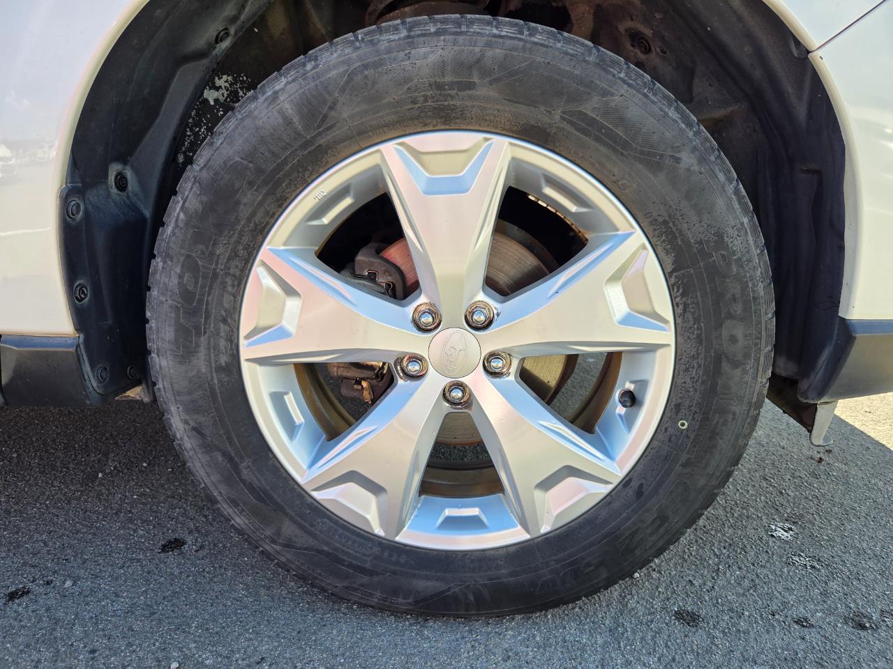 2013 Subaru Forester AWD RV/SUV AWD + REVERSING CAMERA + PADDLE SHIFT