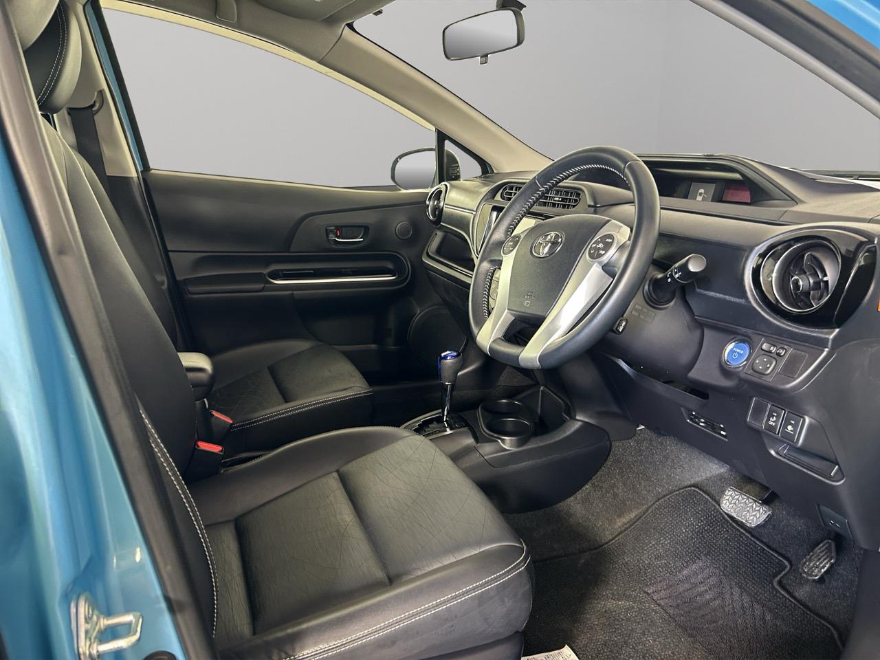 2015 Toyota Aqua Facelift Model G Black Soft Leather Selection Hatchback LOW KMS + REVERSING CAMERA + SMART KEY