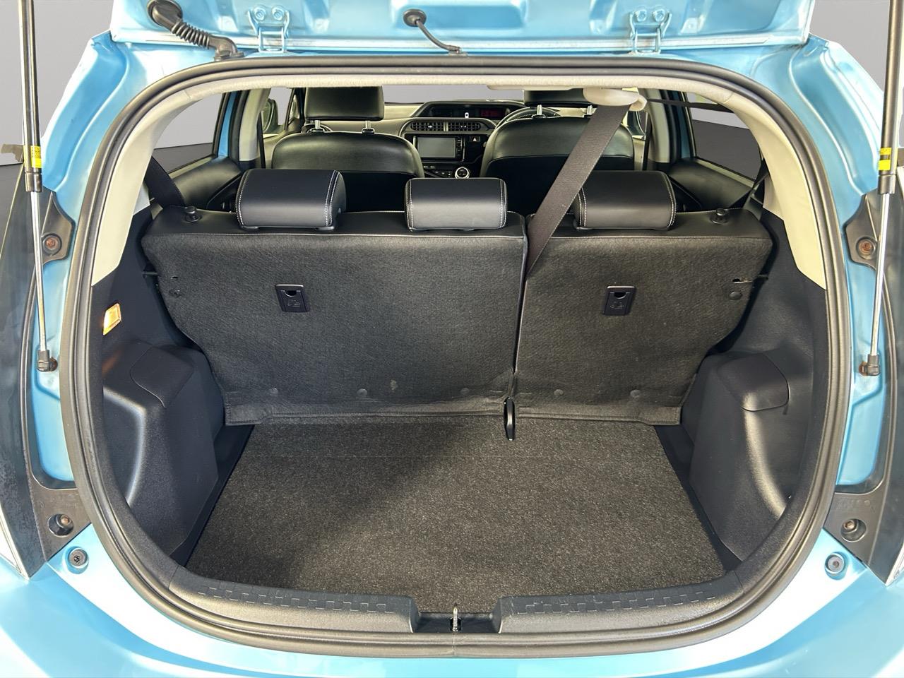 2015 Toyota Aqua Facelift Model G Black Soft Leather Selection Hatchback LOW KMS + REVERSING CAMERA + SMART KEY