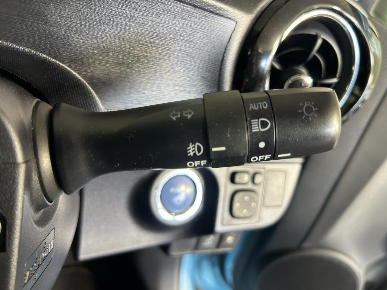 2015 Toyota Aqua Facelift Model G Black Soft Leather Selection Hatchback LOW KMS + REVERSING CAMERA + SMART KEY