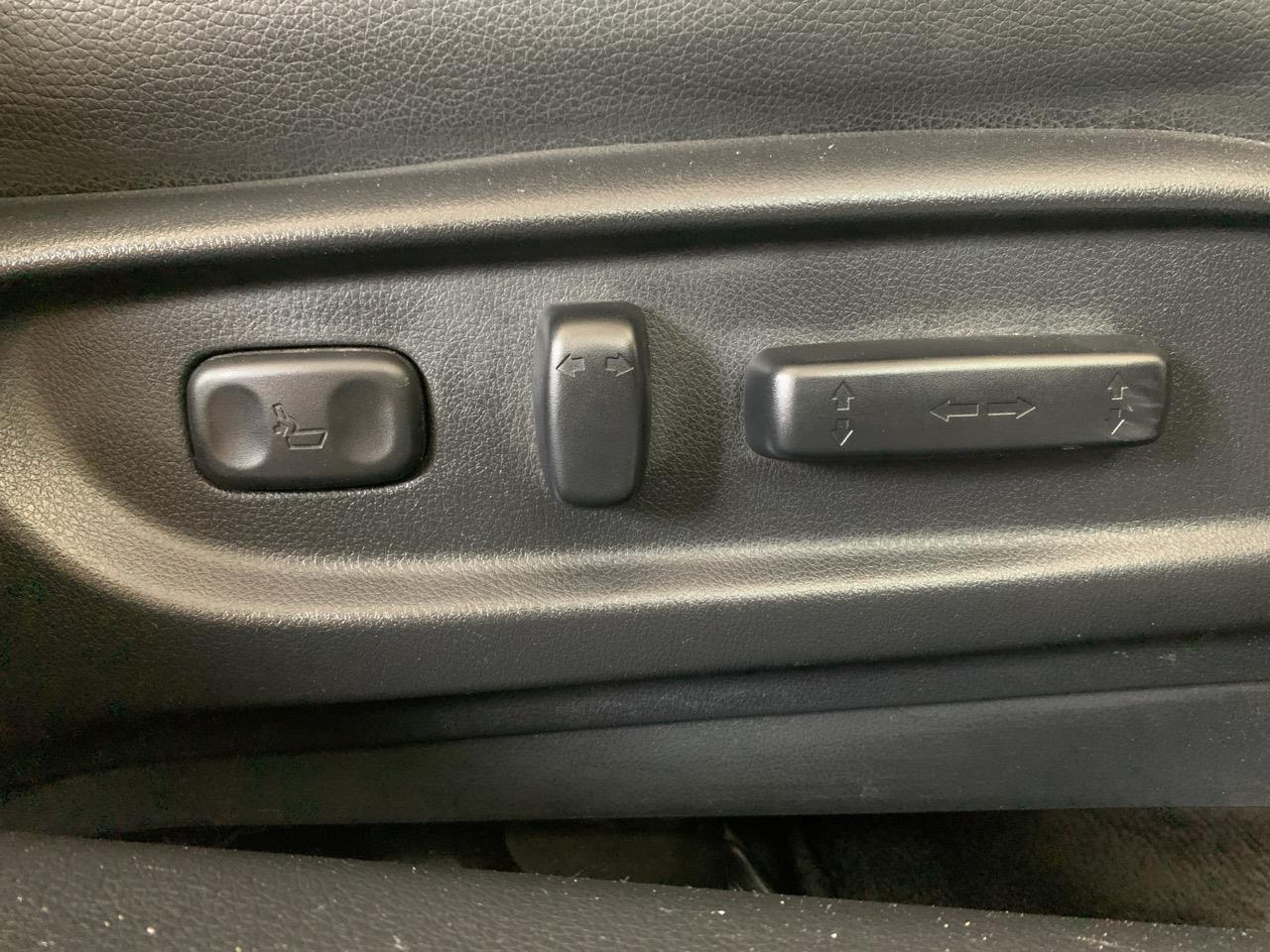 2013 Honda Accord HYBRID LX Sedan CRUISE CONTROL + POWER ADJUSTMENT SEATS