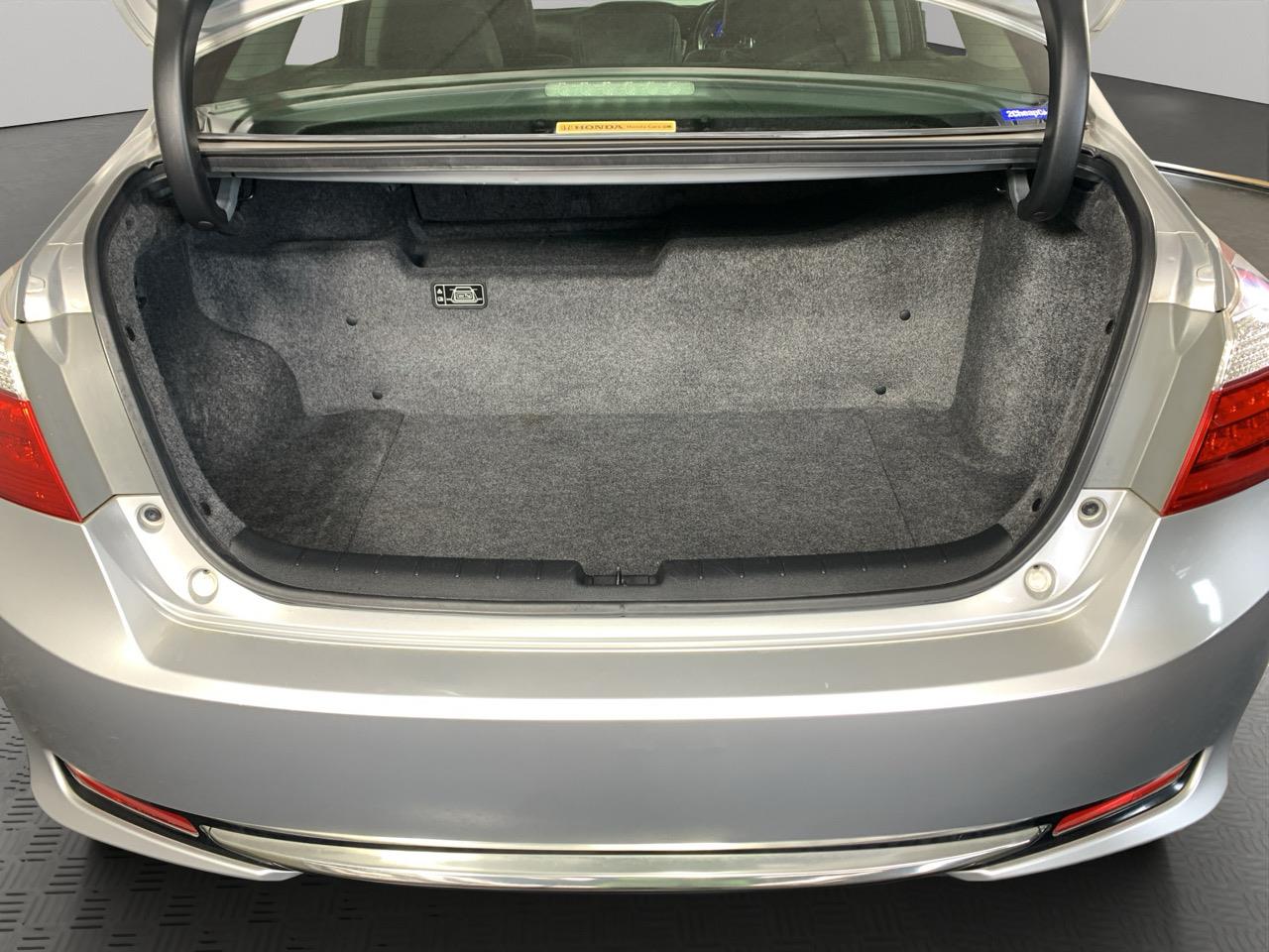 2013 Honda Accord HYBRID LX Sedan CRUISE CONTROL + POWER ADJUSTMENT SEATS