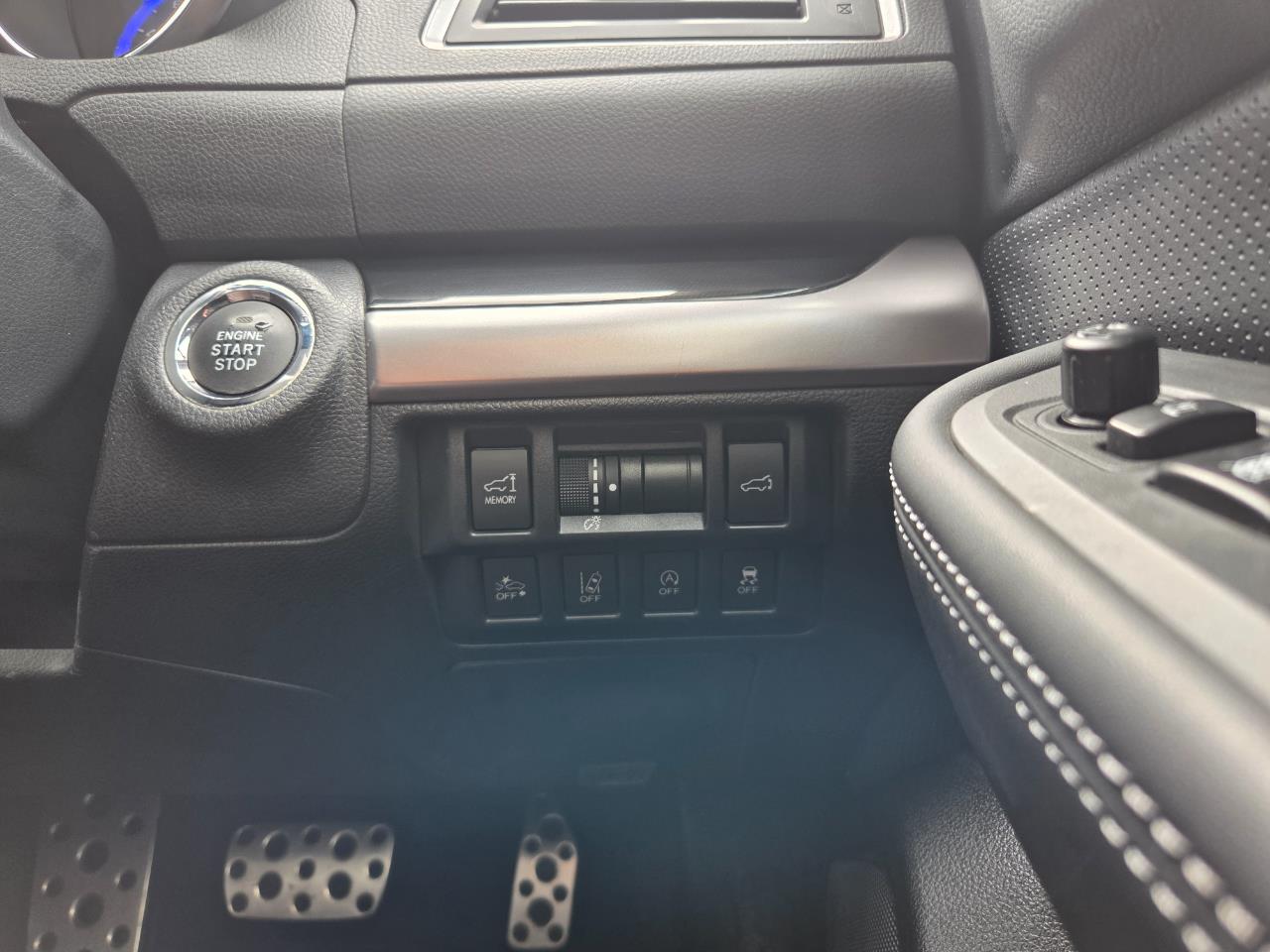 2015 Subaru Outback AWD Eyesight New Shape RV/SUV EYESIGHT SYSTEM + AWD + REVERSING CAMERA