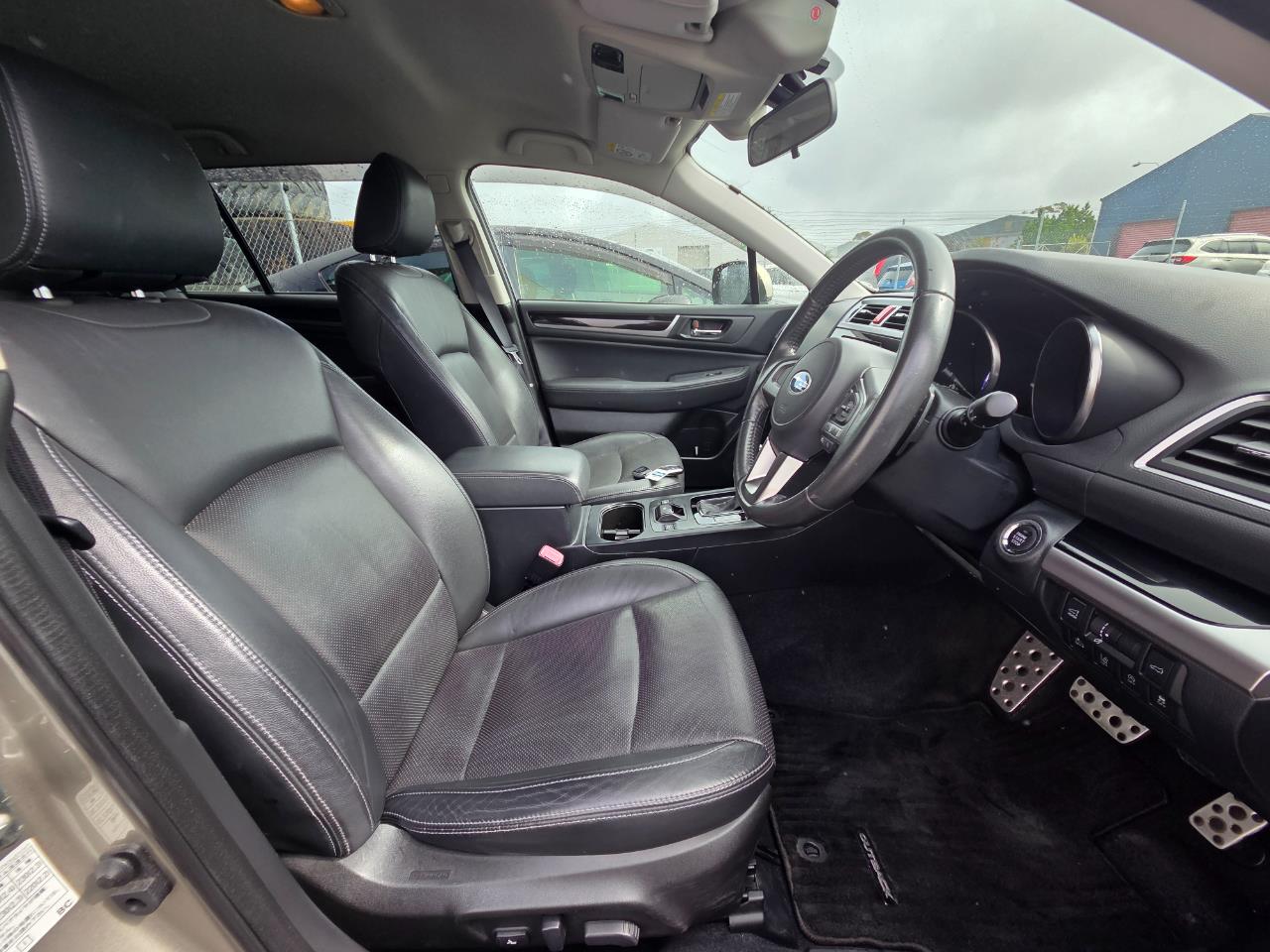 2015 Subaru Outback AWD Eyesight New Shape RV/SUV EYESIGHT SYSTEM + AWD + REVERSING CAMERA