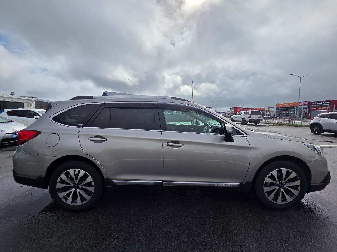 2015 Subaru Outback AWD Eyesight New Shape RV/SUV EYESIGHT SYSTEM + AWD + REVERSING CAMERA