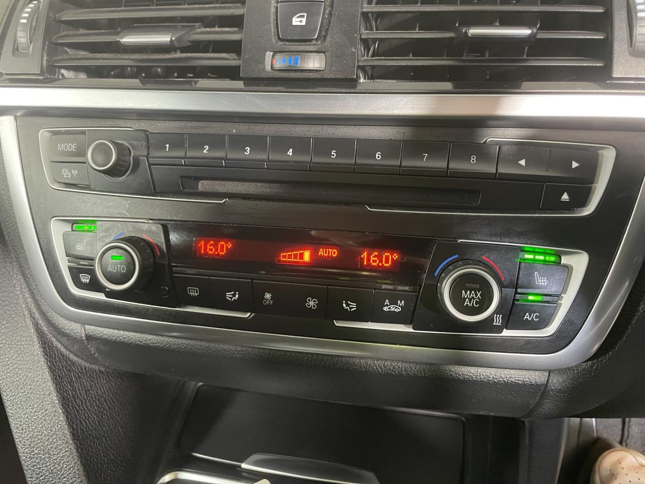 2014 BMW 320i TOURING Station Wagon LOW KM + REVERSING CAMERA + PARKING SENSORS