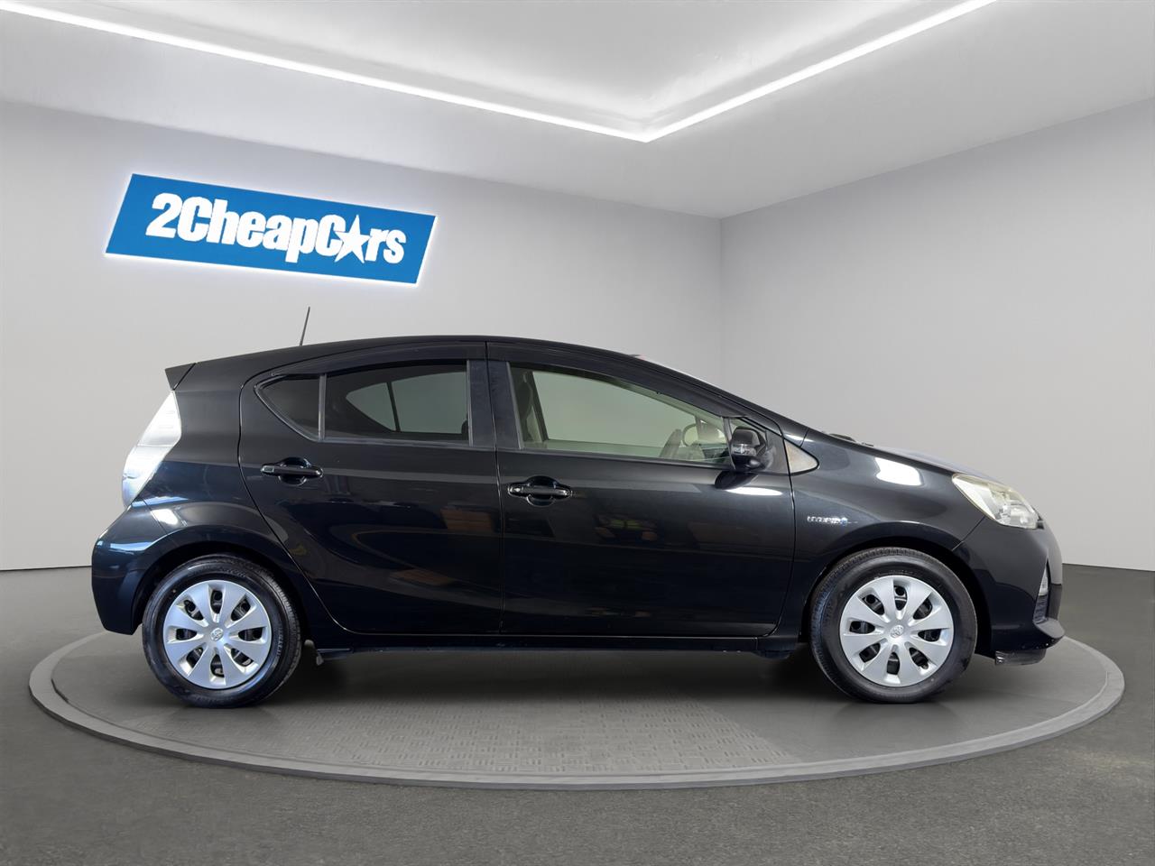 2012 Toyota Aqua S Hatchback SMART KEY + AUTO LIGHTS + GREAT FUEL EFFICIENCY